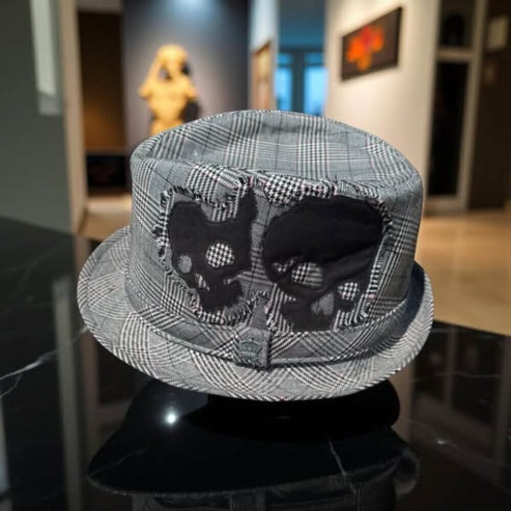 CHECKERED WOMENS HAT SIZE L - Picture 3 of 5